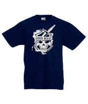 Born wild bedrukt op T-shirt.